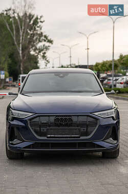 Позашляховик / Кросовер Audi e-tron 2020 в 