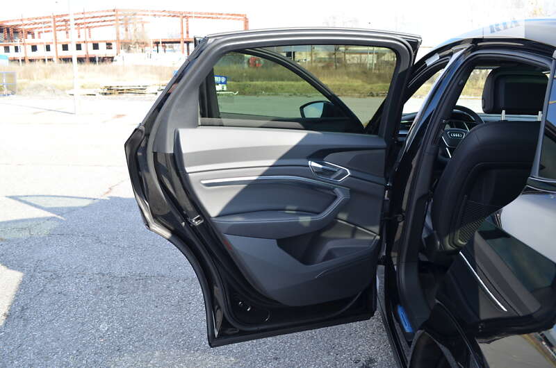 Внедорожник / Кроссовер Audi e-tron 2022 в Харькове фото 7 Внедорожник / Кроссовер Audi e-tron 2022 в Харькове