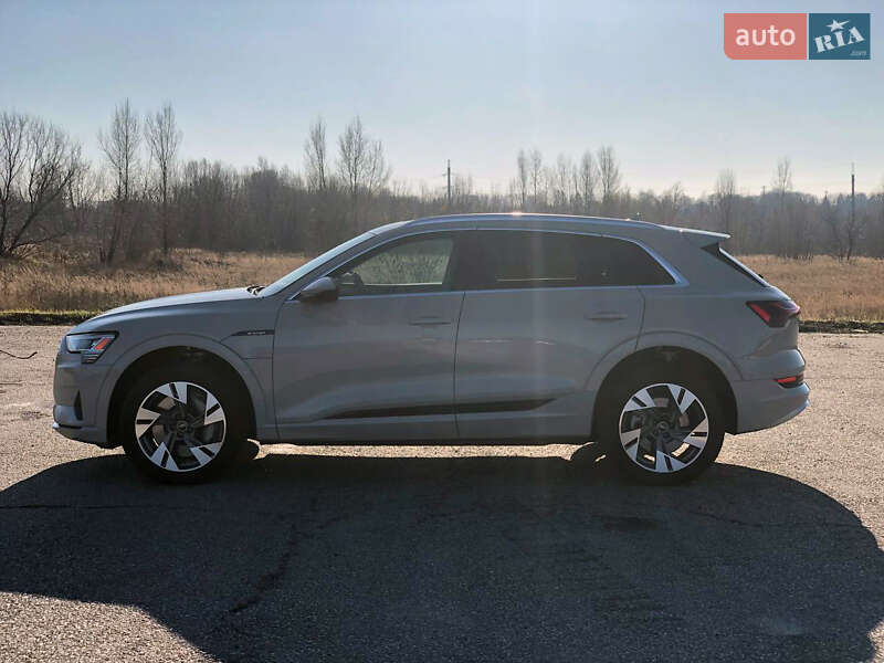Внедорожник / Кроссовер Audi e-tron 2022 в Харькове