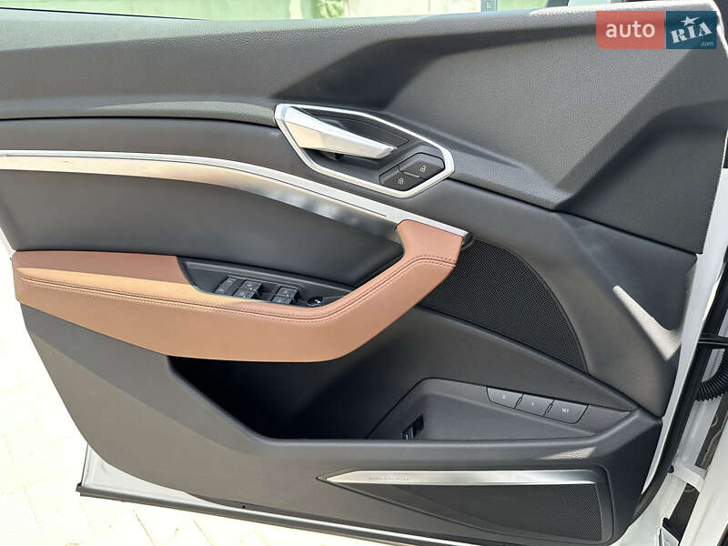 Внедорожник / Кроссовер Audi e-tron 2021 в Одессе