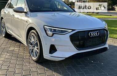 Внедорожник / Кроссовер Audi e-tron 2020 в 