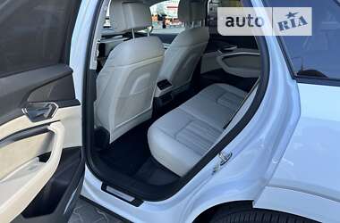 Внедорожник / Кроссовер Audi e-tron 2020 в 
