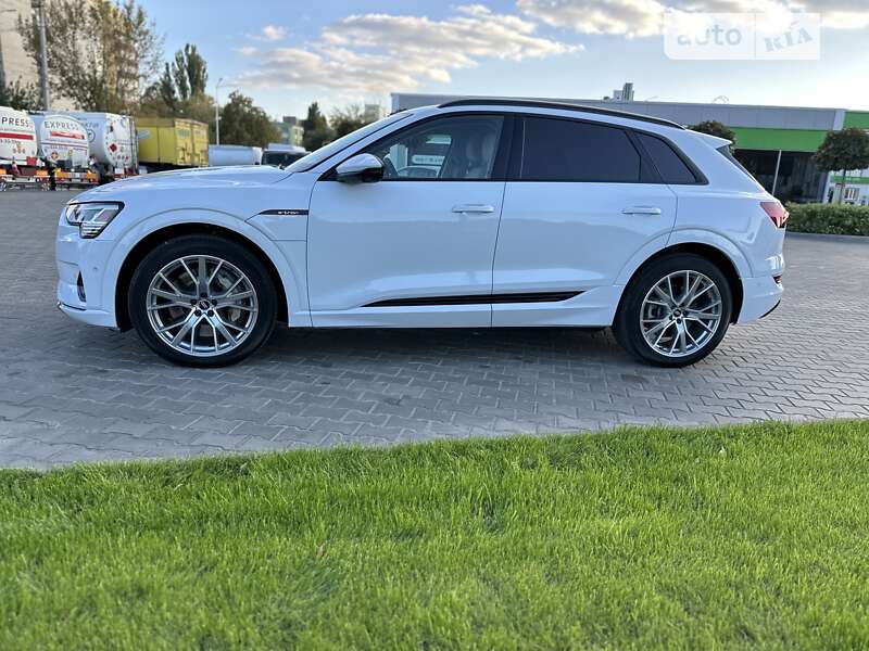 Внедорожник / Кроссовер Audi e-tron 2020 в Виннице
