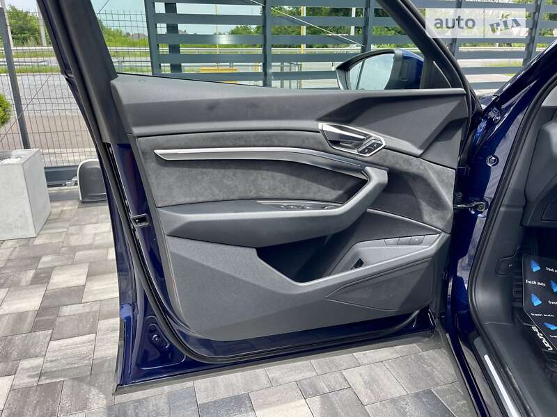 Внедорожник / Кроссовер Audi e-tron 2020 в Ровно
