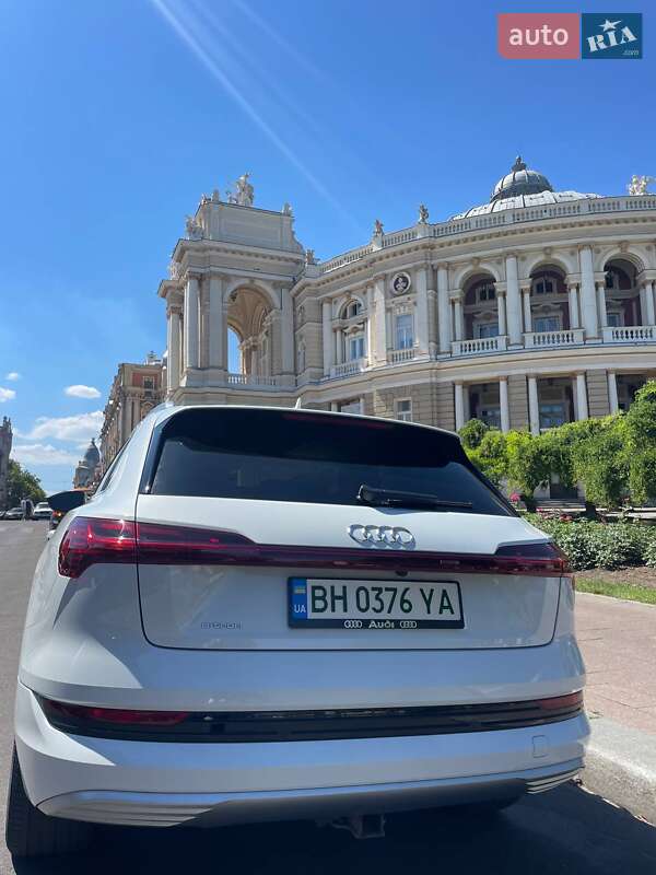 Позашляховик / Кросовер Audi e-tron 2019 в Одесі