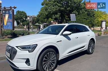Внедорожник / Кроссовер Audi e-tron 2019 в 