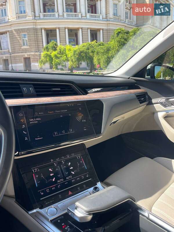 Позашляховик / Кросовер Audi e-tron 2019 в Одесі