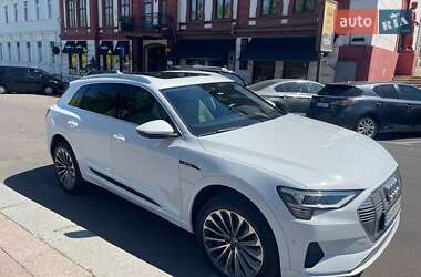 Внедорожник / Кроссовер Audi e-tron 2019 в 