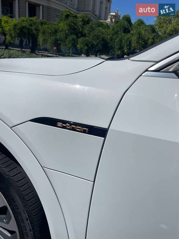 Позашляховик / Кросовер Audi e-tron 2019 в Одесі