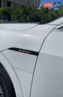 Внедорожник / Кроссовер Audi e-tron 2019 в 