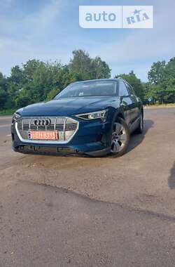 Позашляховик / Кросовер Audi e-tron 2021 в Рівному