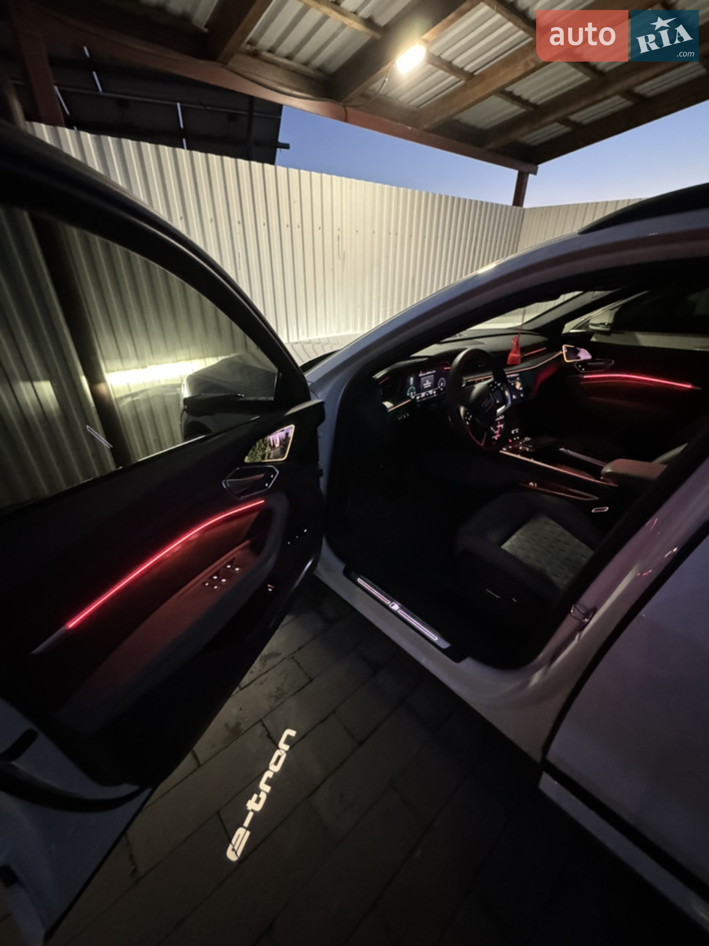 2020 Audi e-tron - мініатюра 8