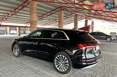 Внедорожник / Кроссовер Audi e-tron 2019 в 