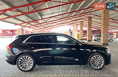 Внедорожник / Кроссовер Audi e-tron 2019 в 