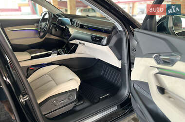 Внедорожник / Кроссовер Audi e-tron 2019 в 
