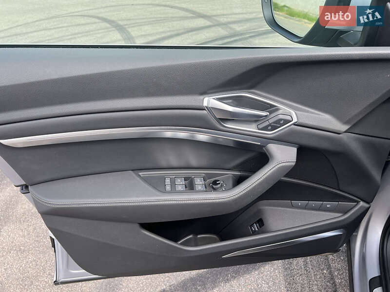 Позашляховик / Кросовер Audi e-tron 2022 в Києві