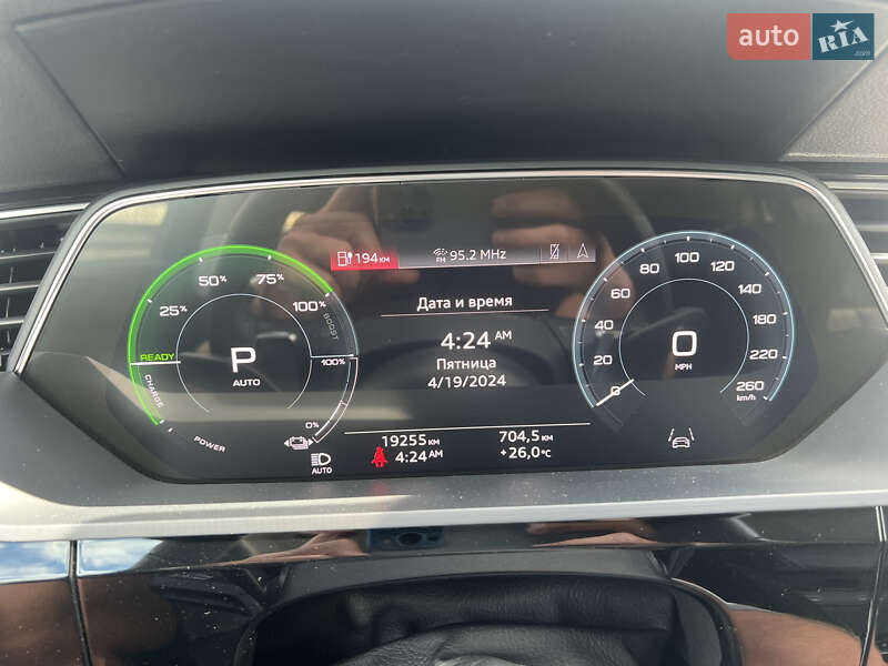 Позашляховик / Кросовер Audi e-tron 2022 в Києві
