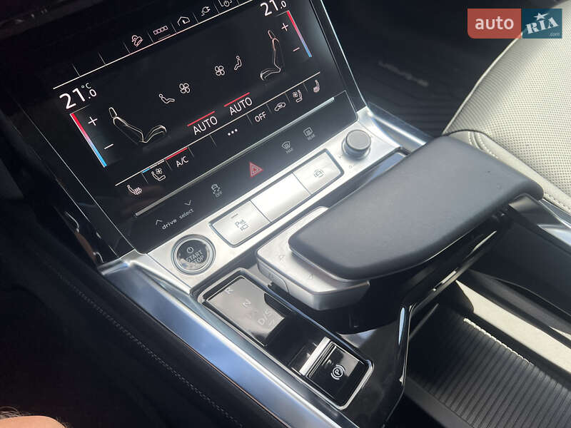 Позашляховик / Кросовер Audi e-tron 2022 в Києві