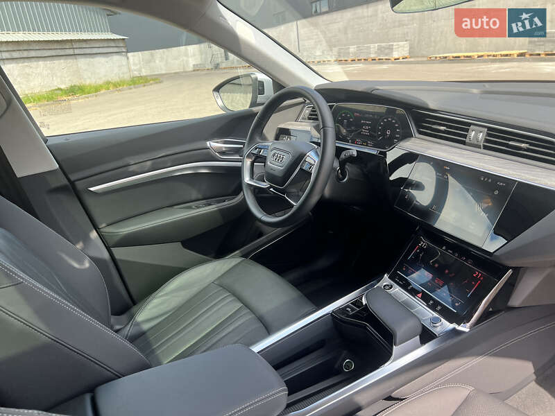Позашляховик / Кросовер Audi e-tron 2022 в Києві