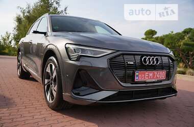 Внедорожник / Кроссовер Audi e-tron 2020 в 
