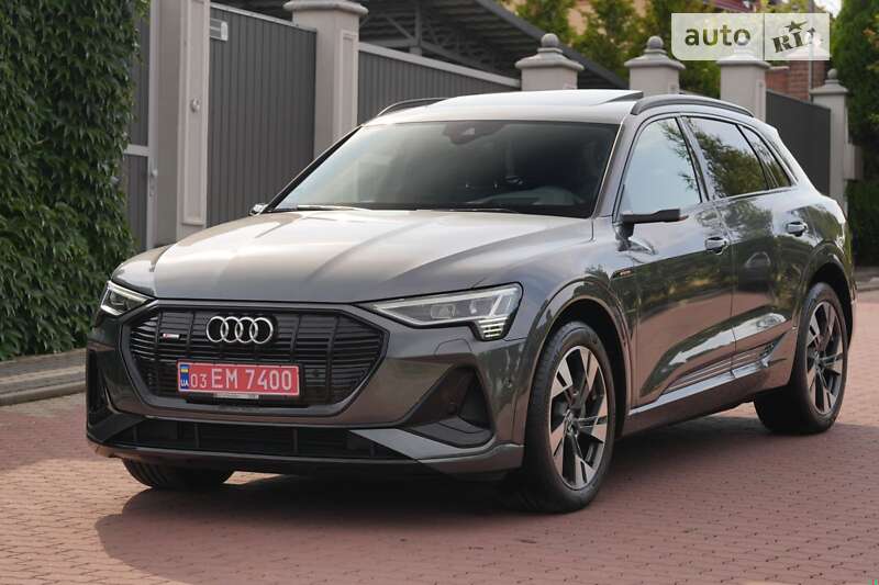 Внедорожник / Кроссовер Audi e-tron 2020 в 