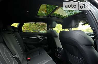 Внедорожник / Кроссовер Audi e-tron 2020 в 