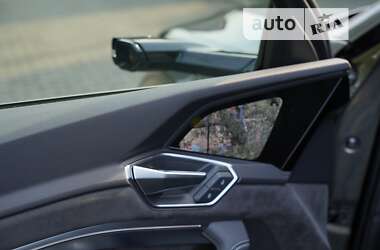 Внедорожник / Кроссовер Audi e-tron 2020 в 