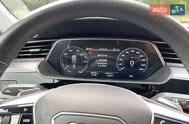 Внедорожник / Кроссовер Audi e-tron 2019 в 