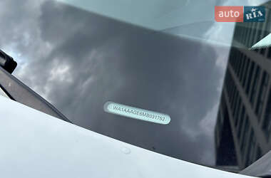 Внедорожник / Кроссовер Audi e-tron 2021 в 