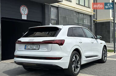 Внедорожник / Кроссовер Audi e-tron 2021 в 