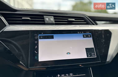 Внедорожник / Кроссовер Audi e-tron 2021 в 