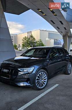 Внедорожник / Кроссовер Audi e-tron 2019 в 