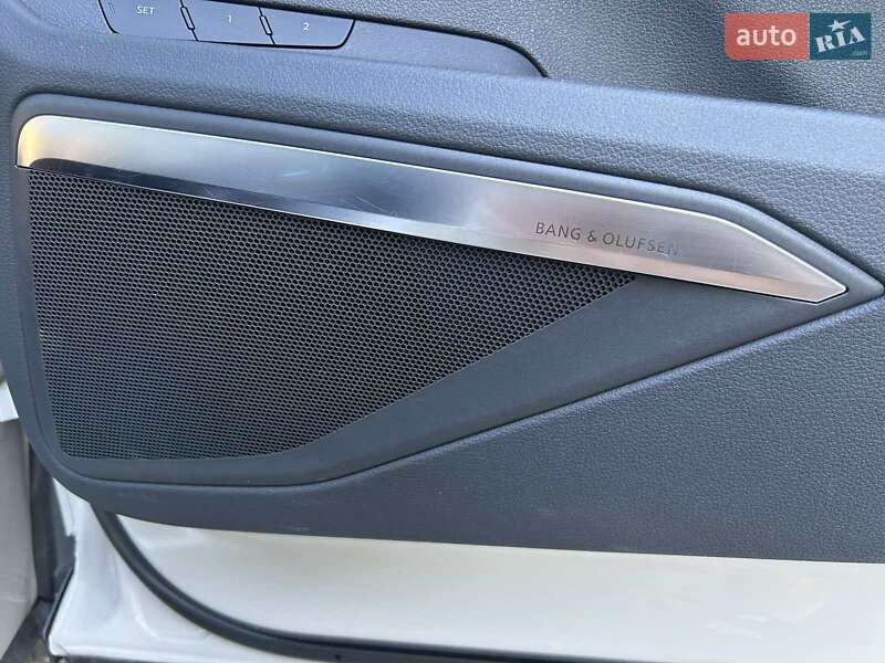 Позашляховик / Кросовер Audi e-tron 2018 в Ужгороді