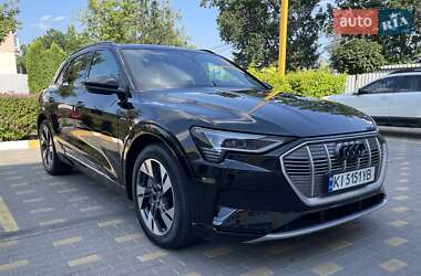 Внедорожник / Кроссовер Audi e-tron 2022 в 