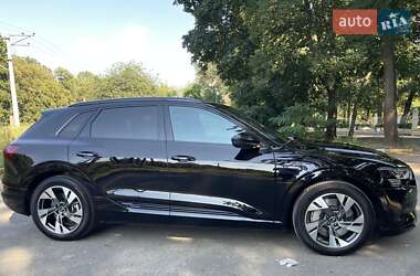 Внедорожник / Кроссовер Audi e-tron 2022 в 