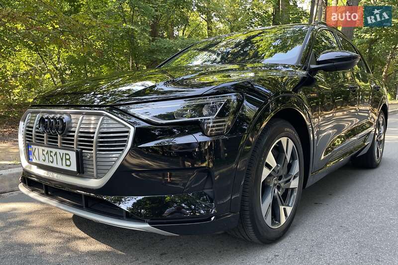 Внедорожник / Кроссовер Audi e-tron 2022 в Киеве