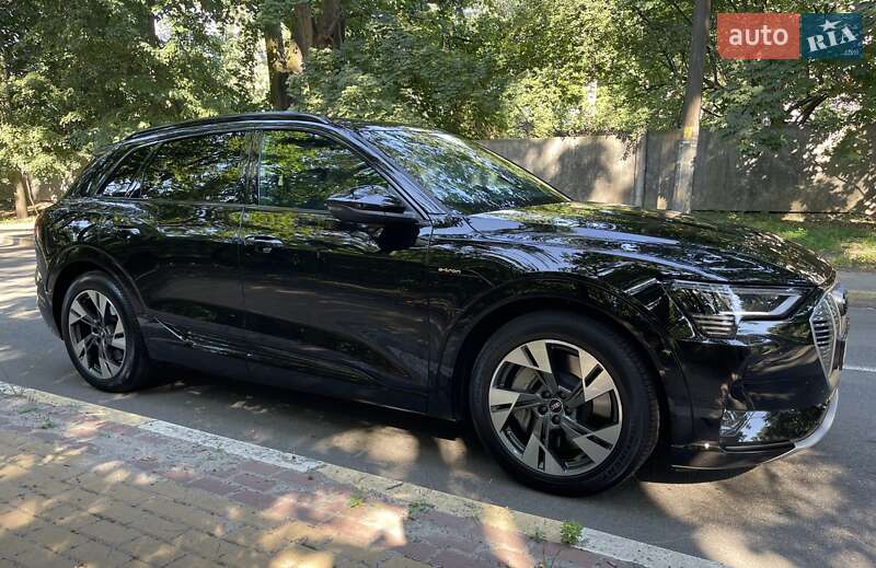 Внедорожник / Кроссовер Audi e-tron 2022 в Киеве