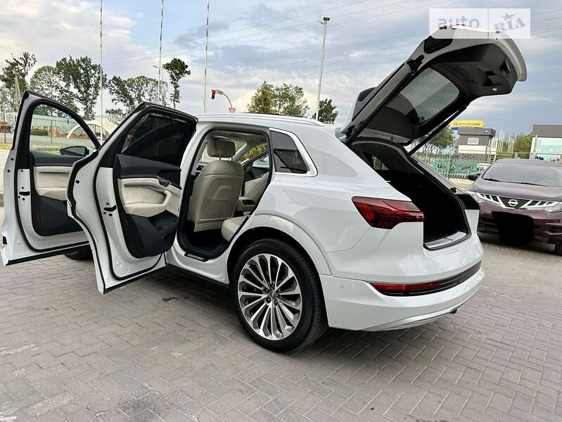 Внедорожник / Кроссовер Audi e-tron 2019 в Виннице