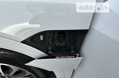 Внедорожник / Кроссовер Audi e-tron 2019 в 