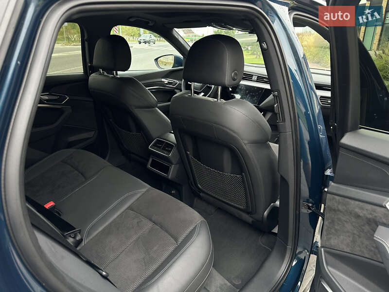 Позашляховик / Кросовер Audi e-tron 2020 в Рівному