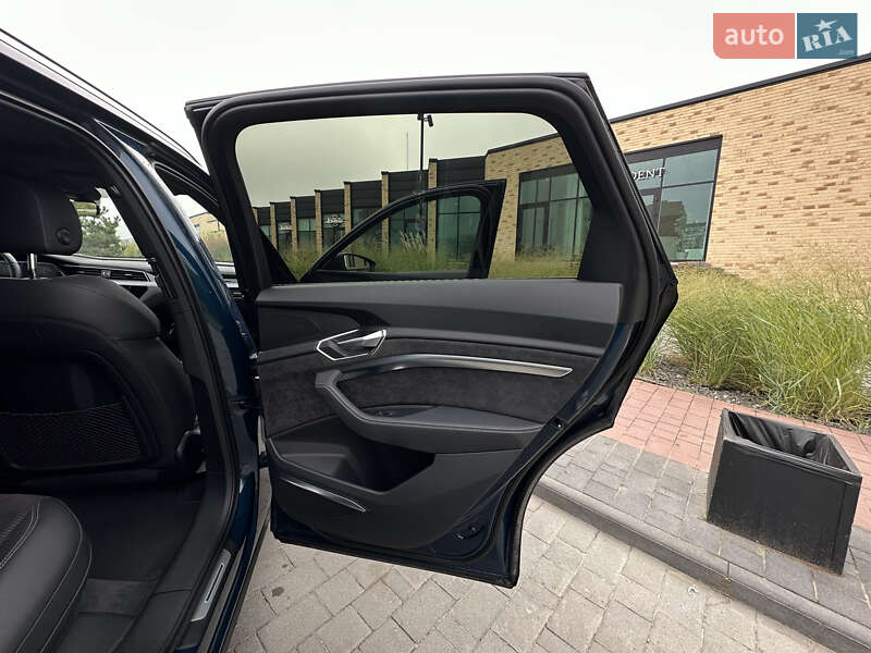 Позашляховик / Кросовер Audi e-tron 2020 в Рівному