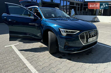 Внедорожник / Кроссовер Audi e-tron 2020 в 