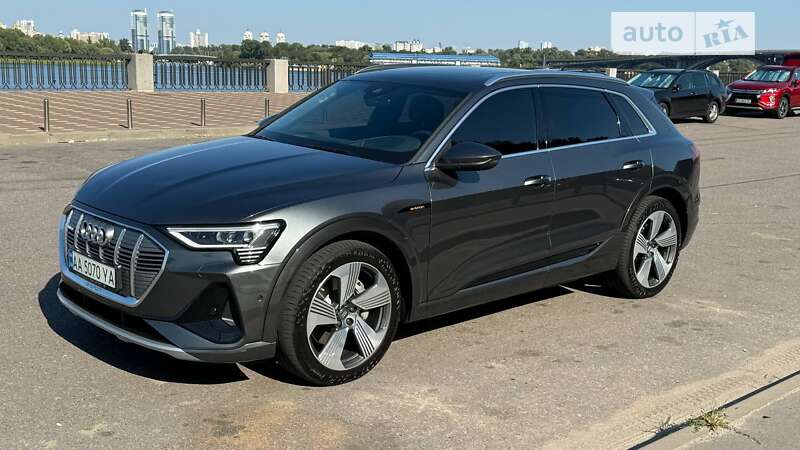 Внедорожник / Кроссовер Audi e-tron 2020 в Киеве