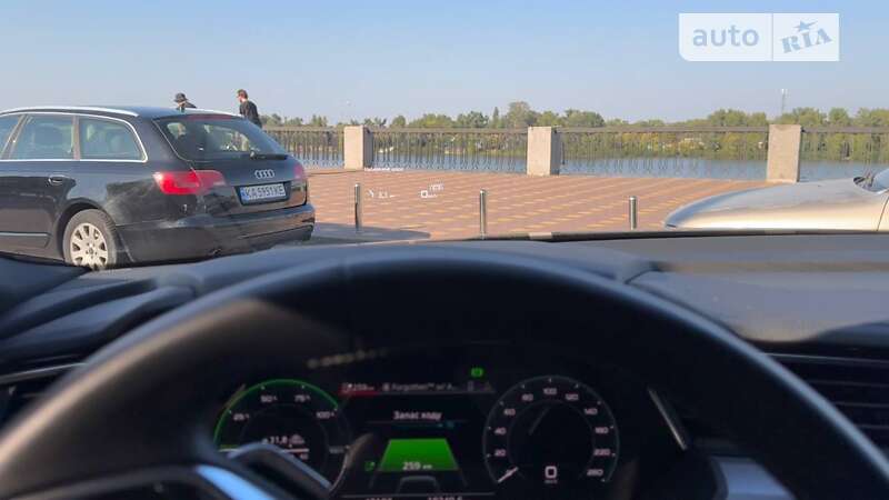 Внедорожник / Кроссовер Audi e-tron 2020 в Киеве