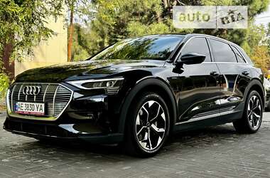 Позашляховик / Кросовер Audi e-tron 2021 в Дніпрі