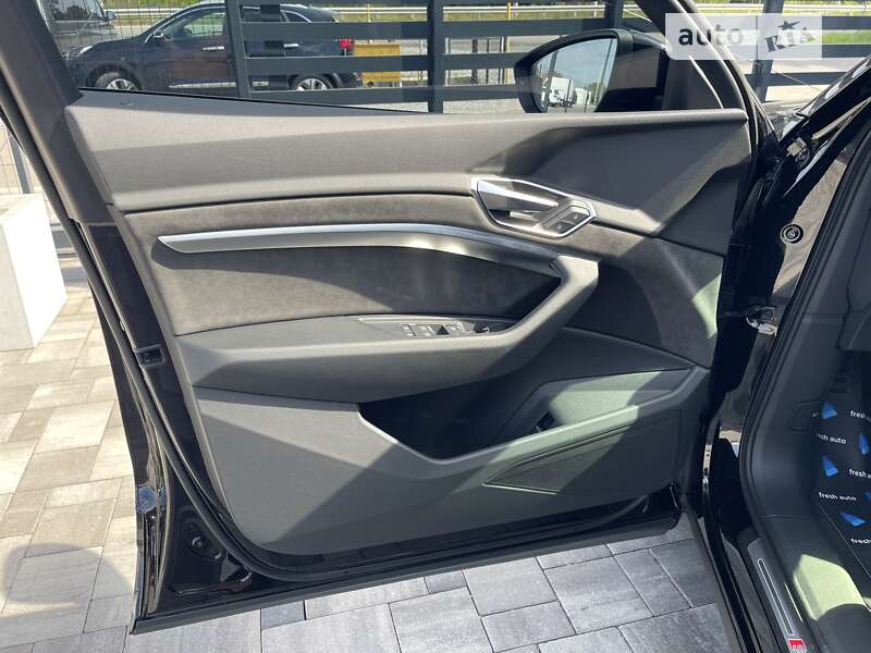 Внедорожник / Кроссовер Audi e-tron 2021 в Ровно фото 12 Внедорожник / Кроссовер Audi e-tron 2021 в Ровно