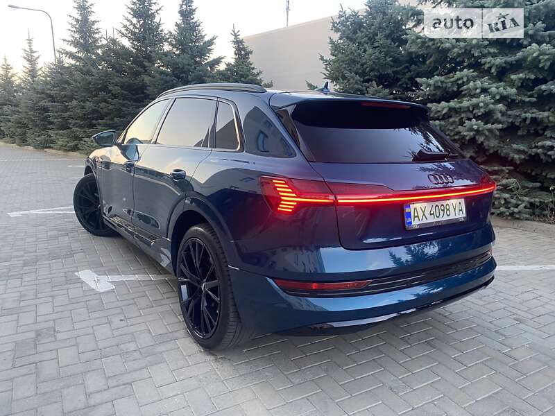 Внедорожник / Кроссовер Audi e-tron 2018 в Харькове