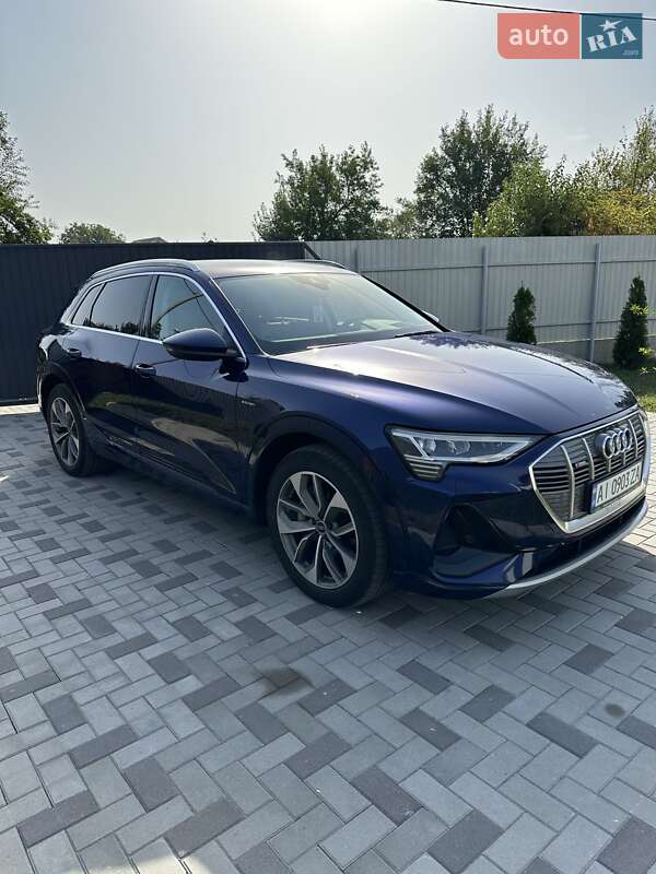 Позашляховик / Кросовер Audi e-tron 2020 в Києві