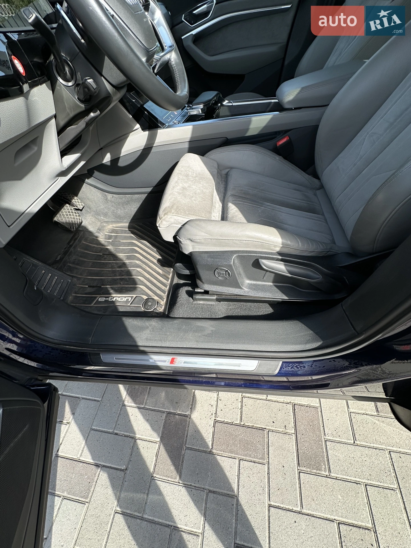 2020 Audi e-tron - мініатюра 18