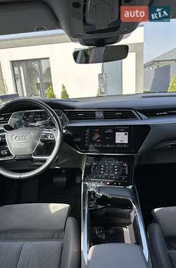 Позашляховик / Кросовер Audi e-tron 2020 в 